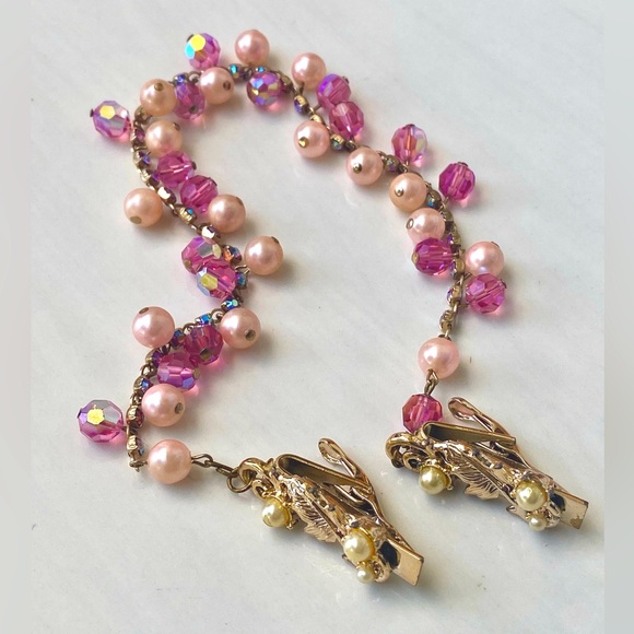 1950’s Vintage Pink Crystal & Rhinestone Sweater Clip - Picture 1 of 11